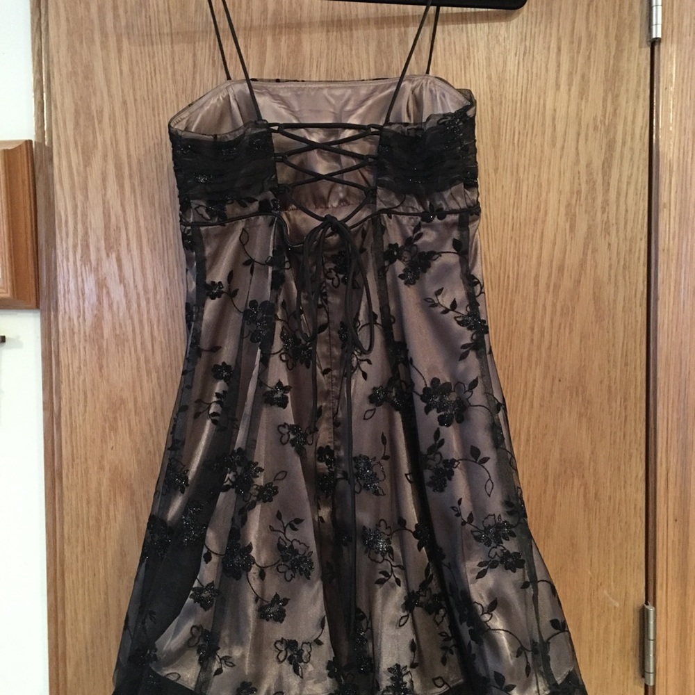 Dress - Picture 2 of 5